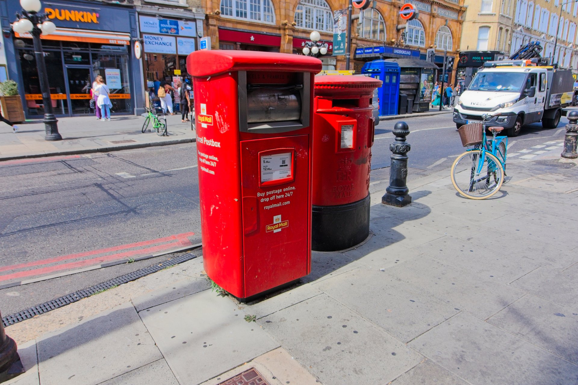 Earl's Court Road, Greater London photo 2