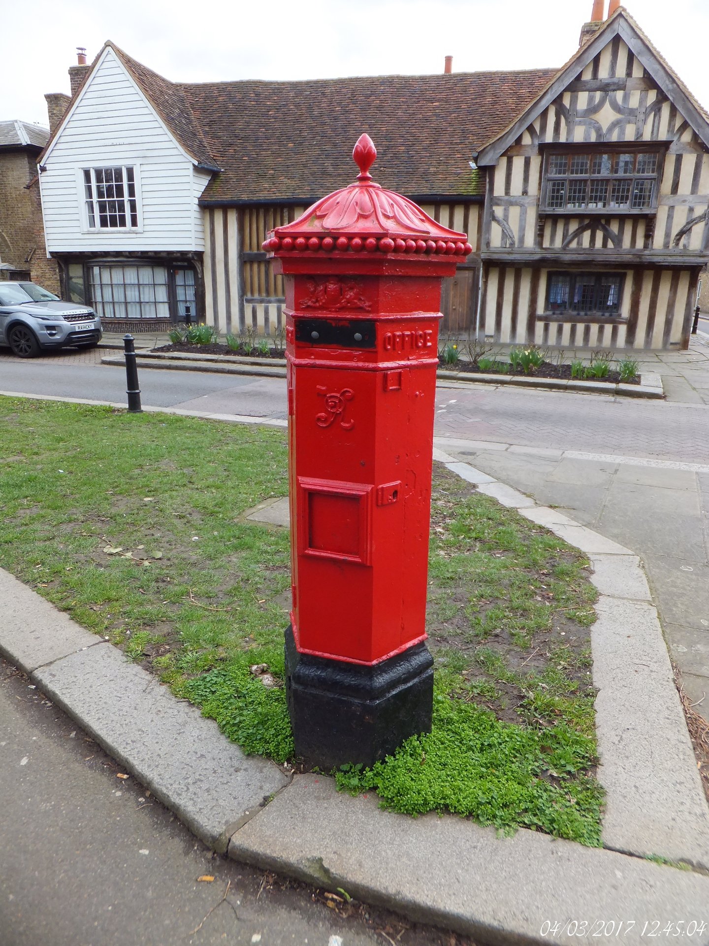 2 Church Lane, Greater London photo 8