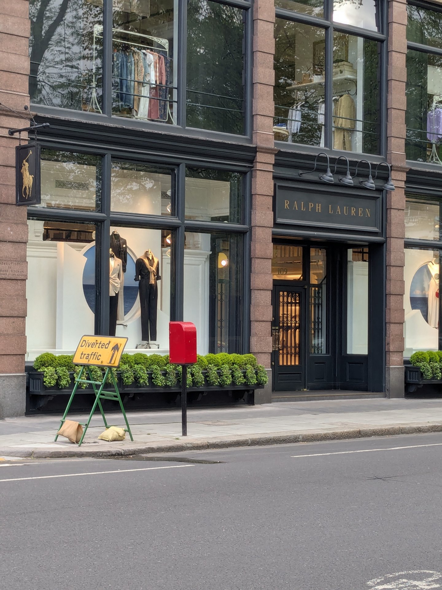 Fulham Road photo 6