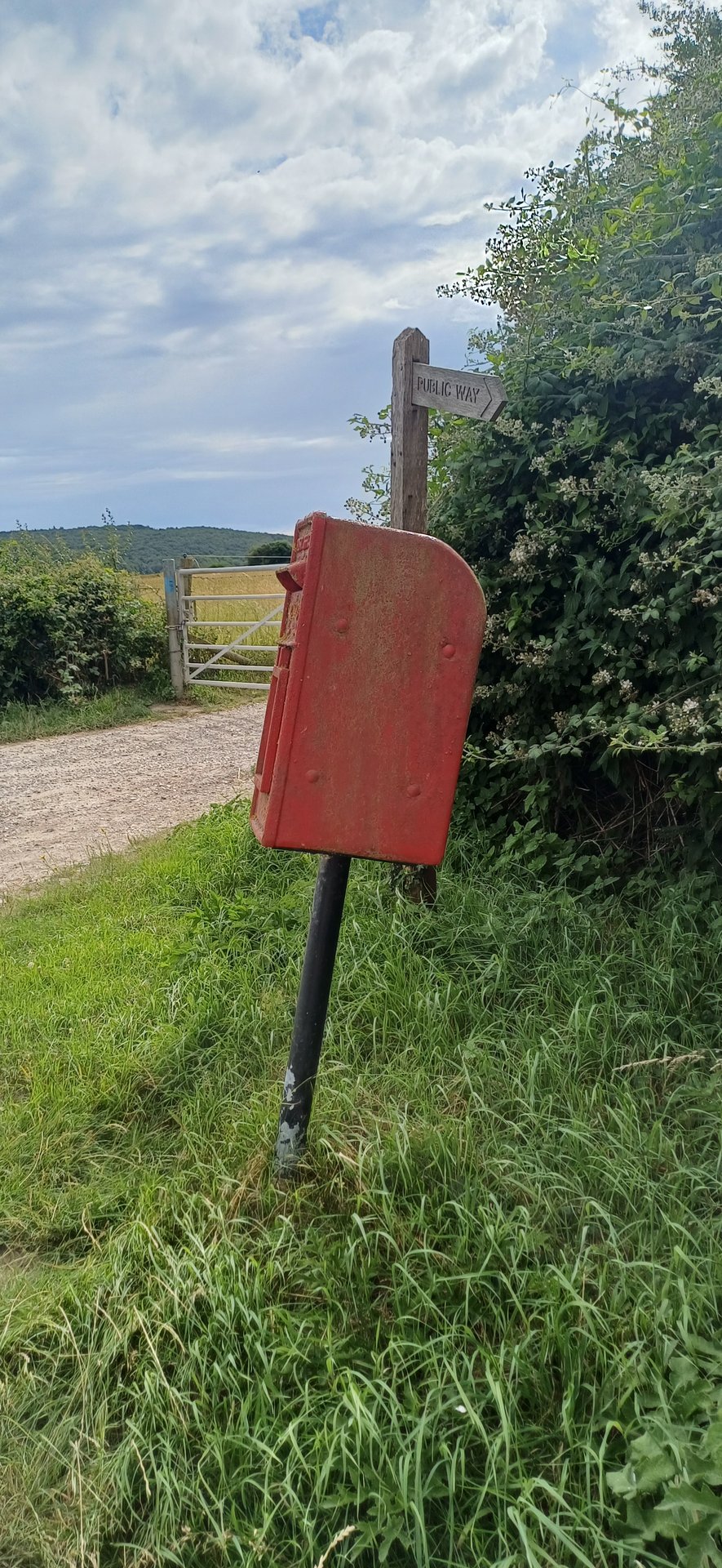 A285, Eartham photo 3