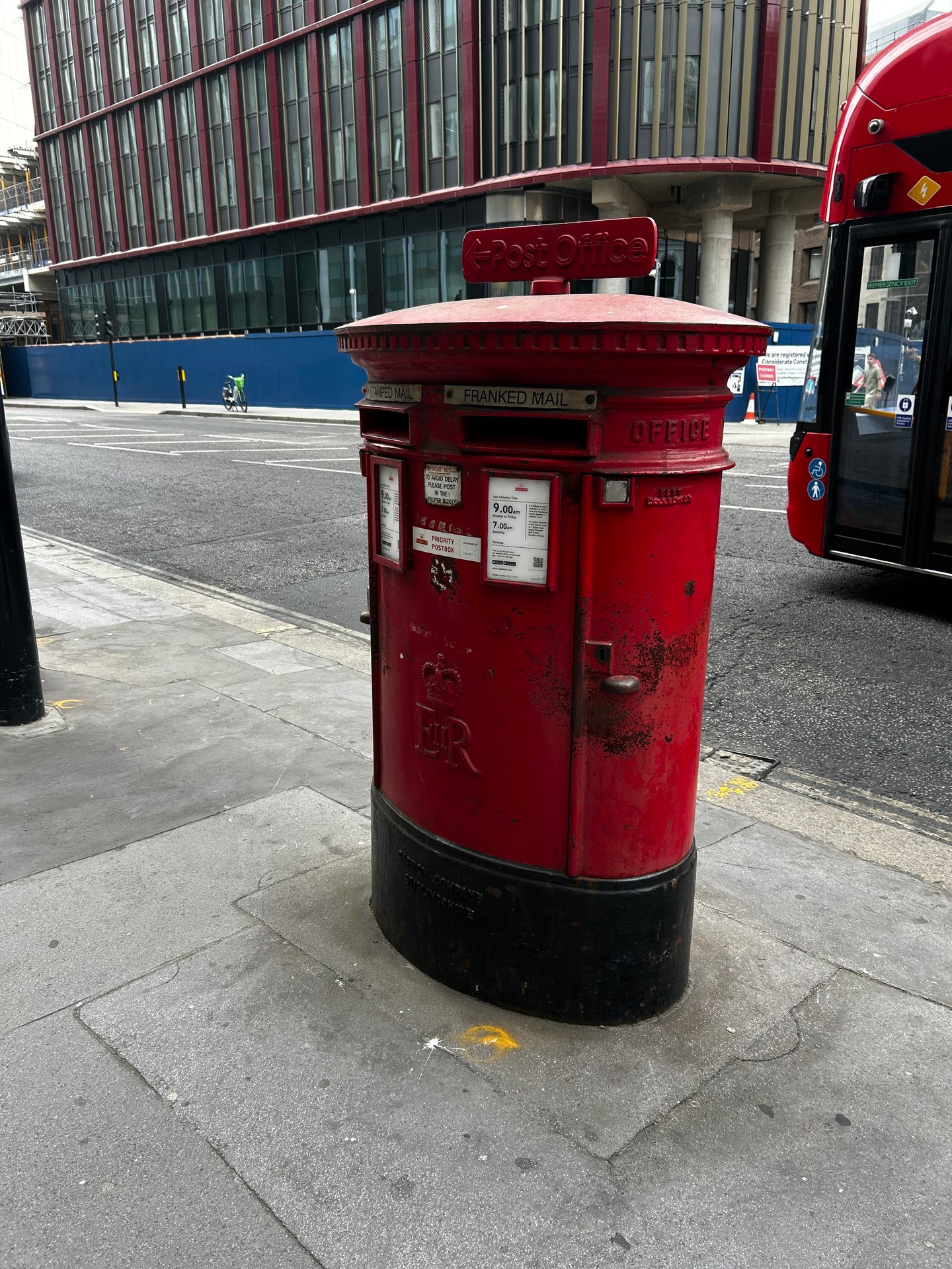 Fleet Place, West Smithfield photo 3