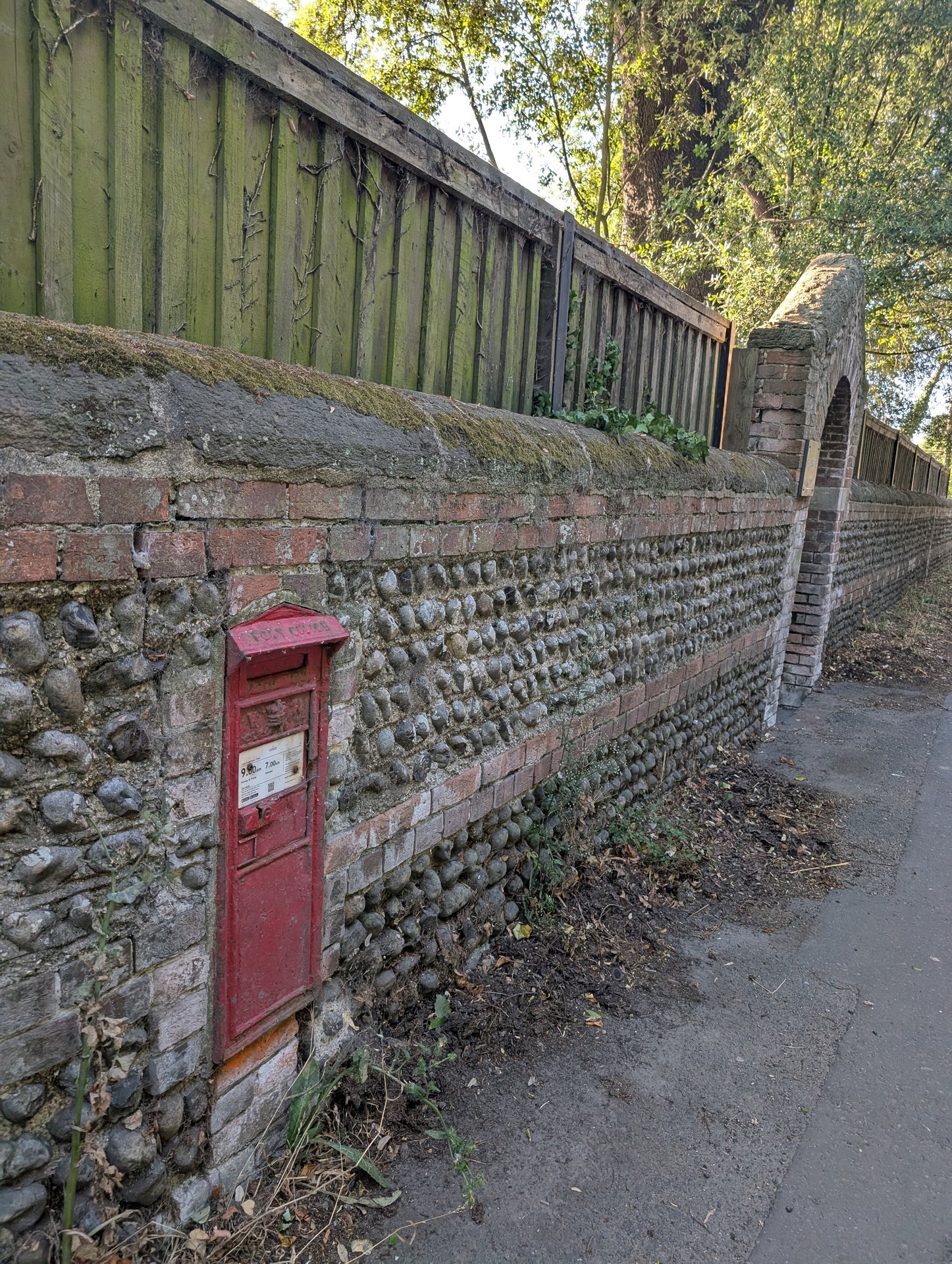 Lyminster Road, Crossbush photo 2